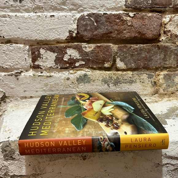 First Edition Hudson Valley Mediterranean, The Gigi Good Food Cookbook. - Picture 3 of 10